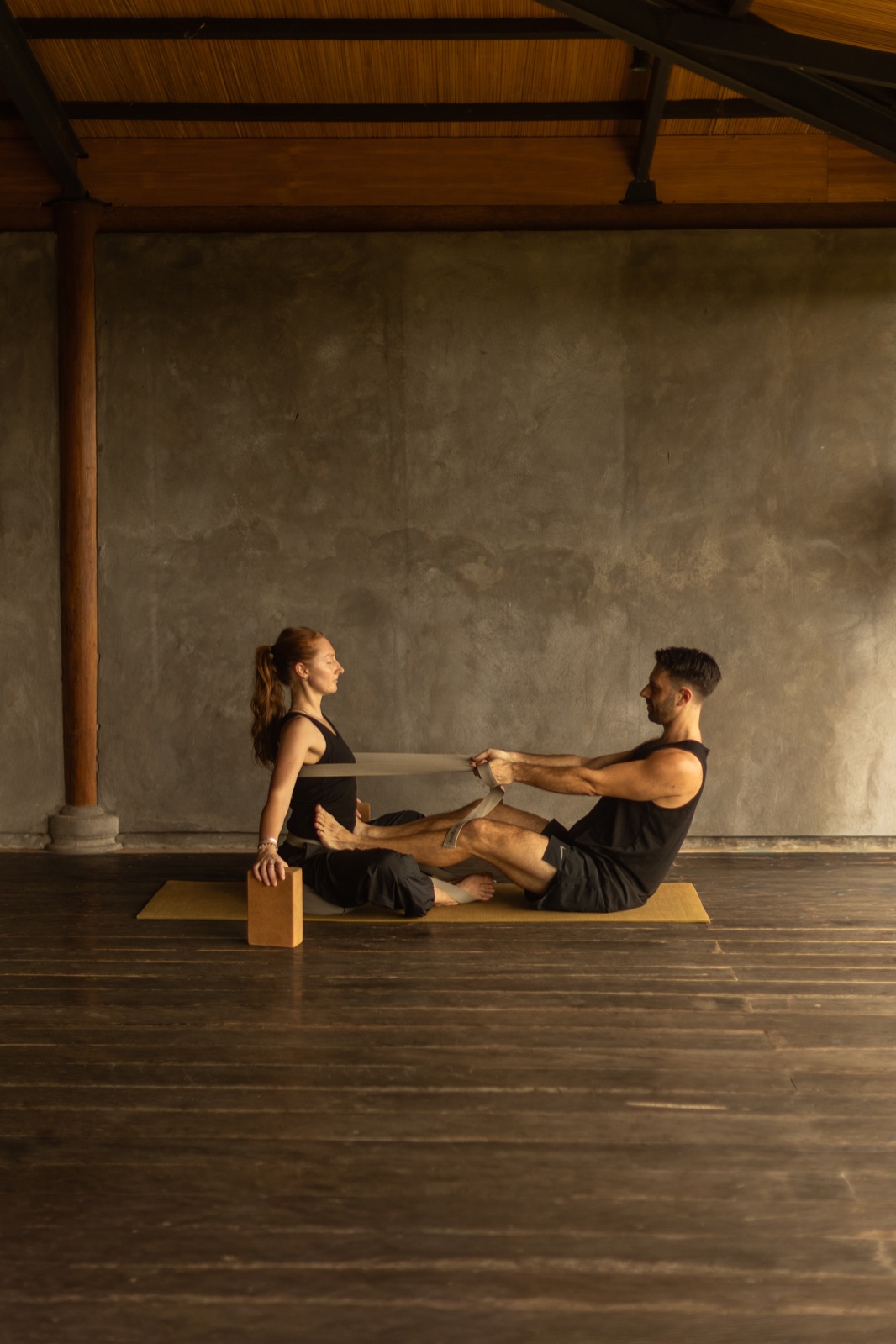 Embodied practice — presence and alignment in session